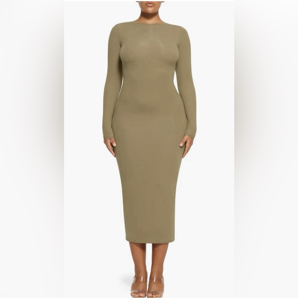 Skims Fits Everybody Long Sleeve Crew Neck Dress - Khaki